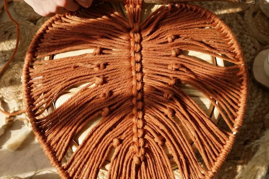 Macrame Leaf Wall Hanging: Perfect Boho Decor for a Cozy Corner